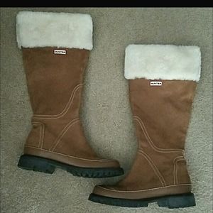 Hunter Women's Tan Boots with White Fur Cuff